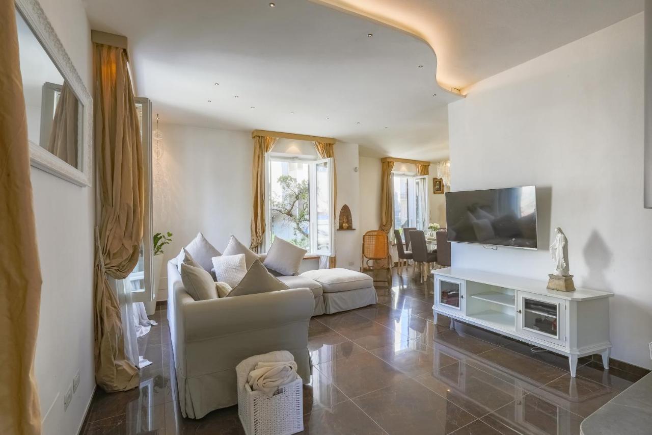 8 Villa Cattolica